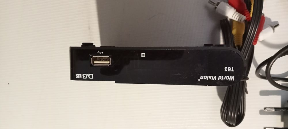 приставка,цифровой тюнер -Т-2.World Vision T63.
World Vision T63.