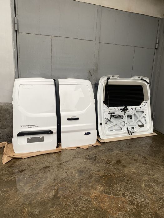 Коышка багажника, задние двери Ford Connekt 2014-2019