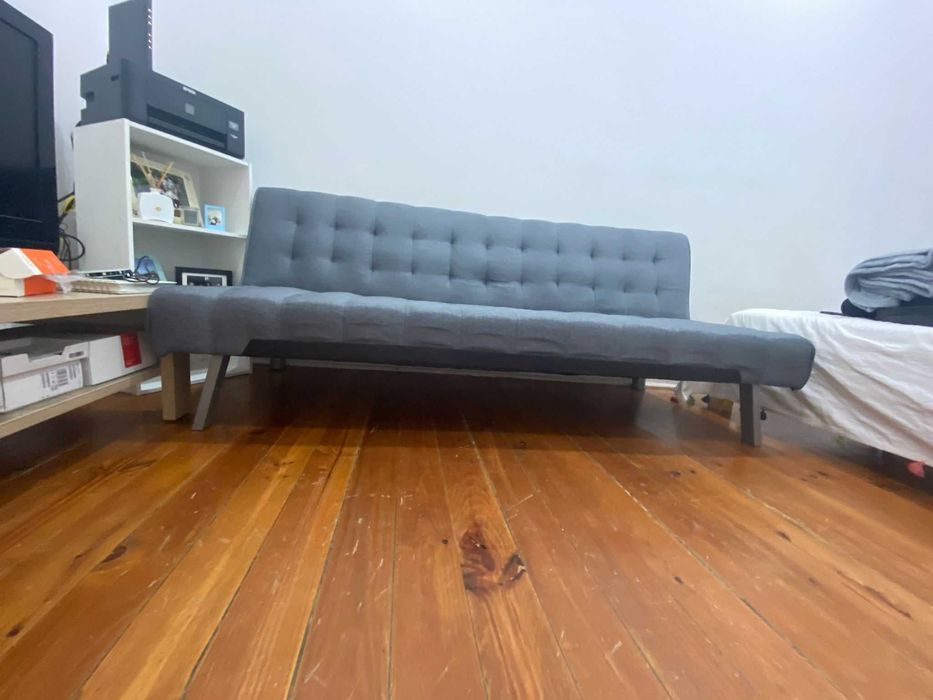 Sofá cama cinza 3 lugares