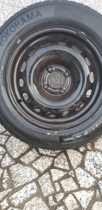 2 jantes com pneus 195/65/R15 com jantes