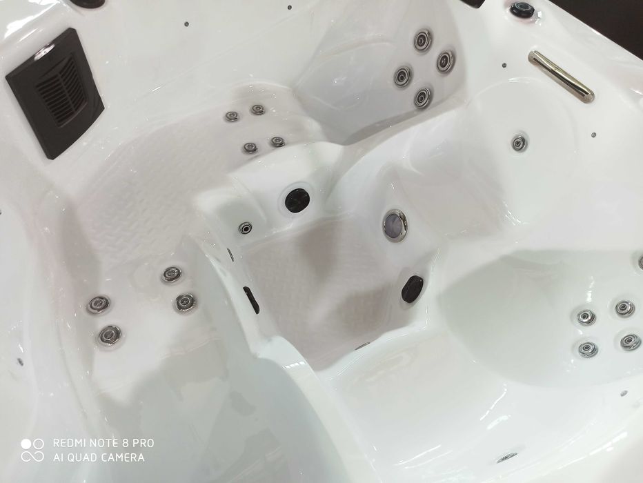 Jacuzzi 5 osobowe, zewnętrzna wanna z hydromasażem, 36 dysz, Demo