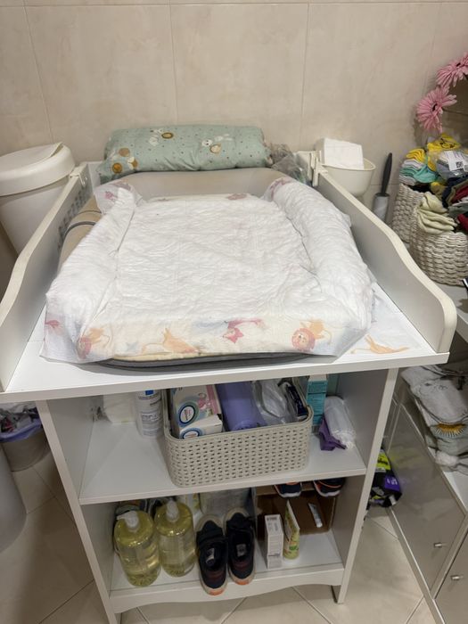 Trocador ikea com prateleira