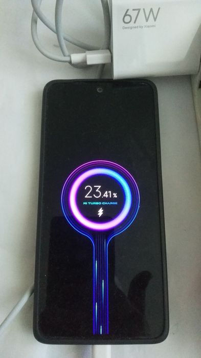 Для планшета и телефона адаптер  зарядка