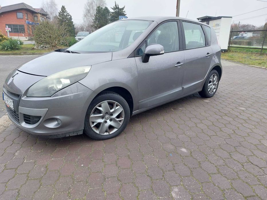 Renault  Scenic  2011