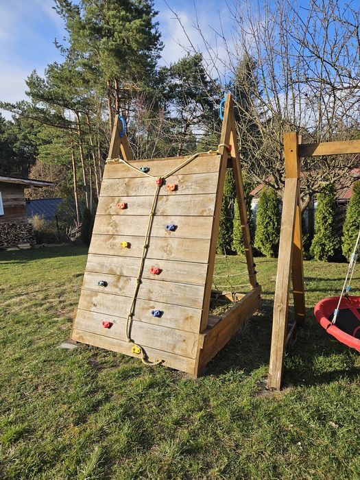 Ścianka wspinaczkowa drewniana dla dzieci