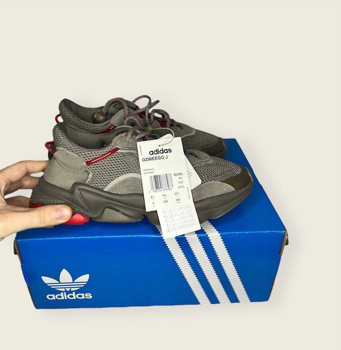 Кросівки Adidas жіночі Ozweego J сірі