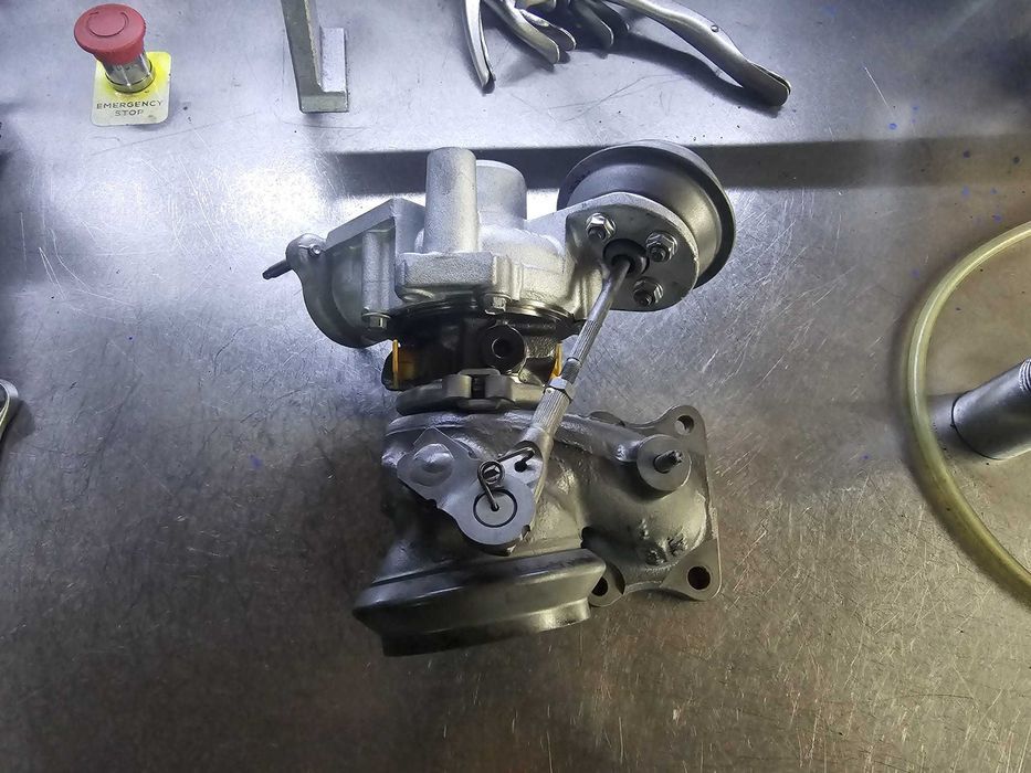 Turbina Turbosprężarka Peugeot C3 3008 C4 4008 THP 1.2 110KM 130KM