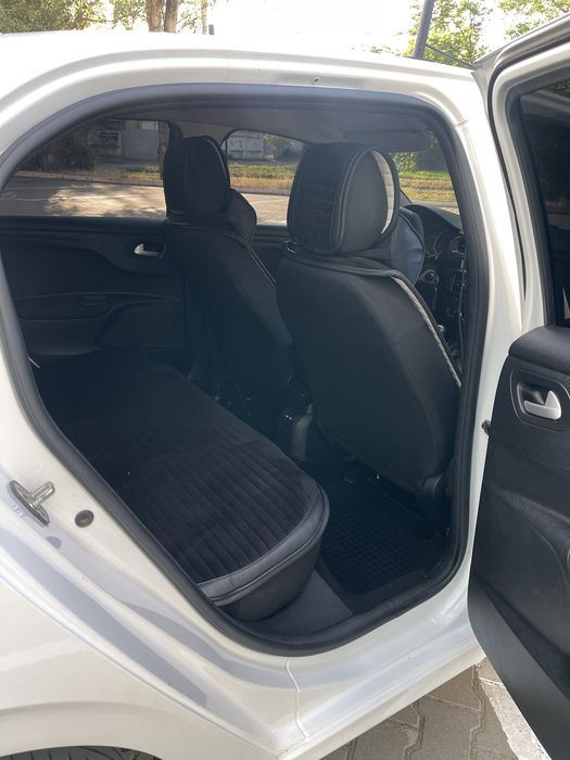Peugeot 301 1.2л. 2019 года