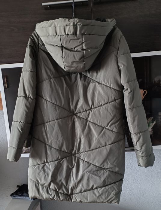 Продам зимову куртку.