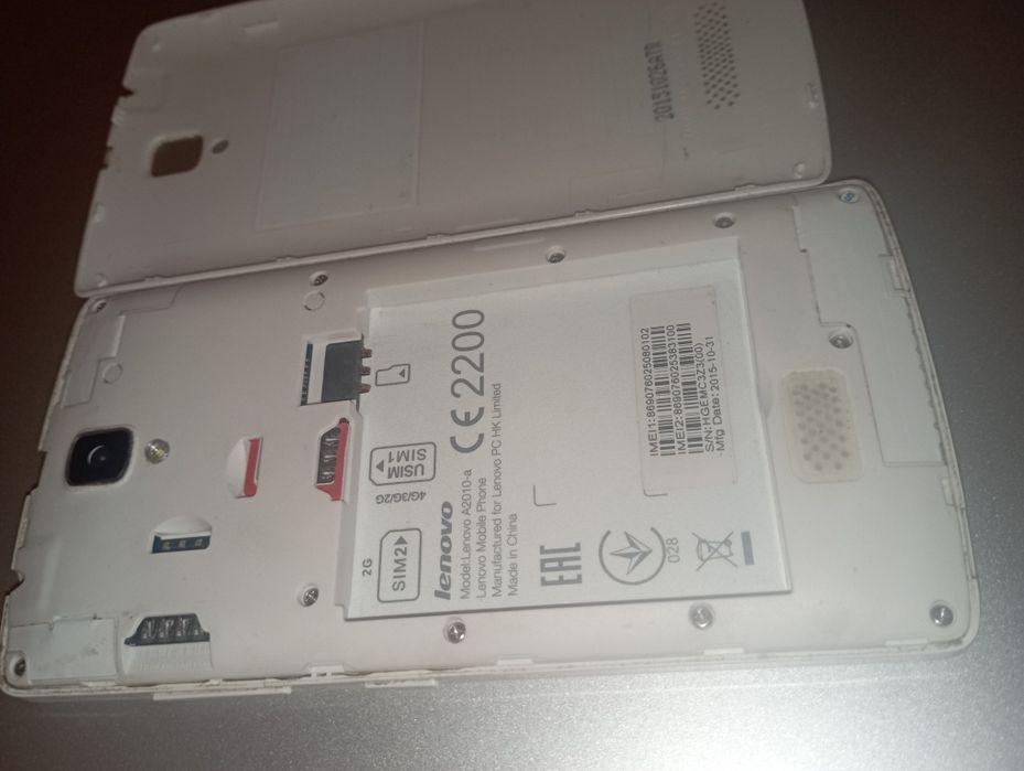 Мобильный телефон Lenovo A2010 под мелкий ремонт, на запчасти, под вос