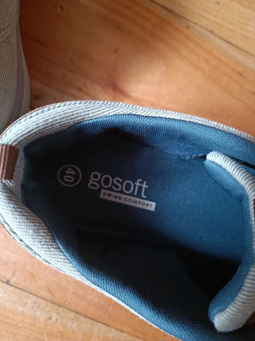 Buty sportowe i eleganckie