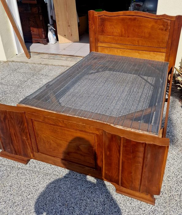 Cama antiga madeira maciça