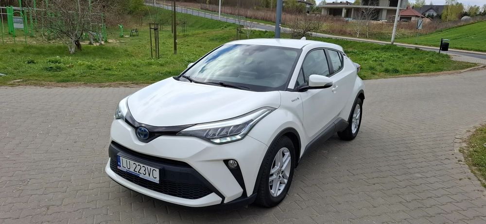 Toyota C-HR Rezerwacja Rezerwacja FAKTURA VAT 2.0 Hybrid (184 KM)