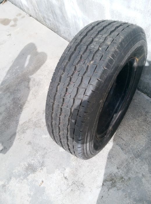 Pneu firestone 225 65r16c sem uso  70€