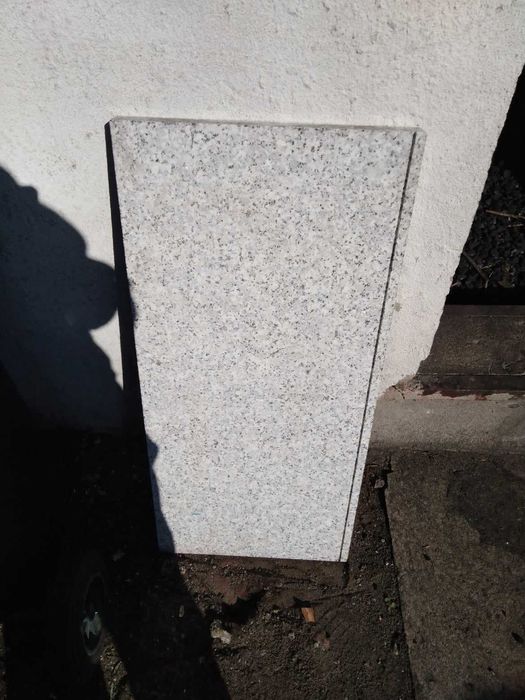 parapet granitowy