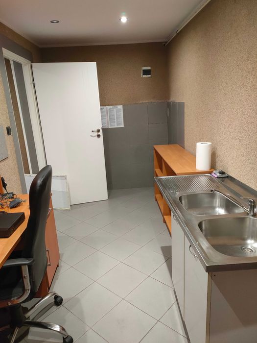 LOKAL Do Wynajęcia   po drugiej stronie Biedronka