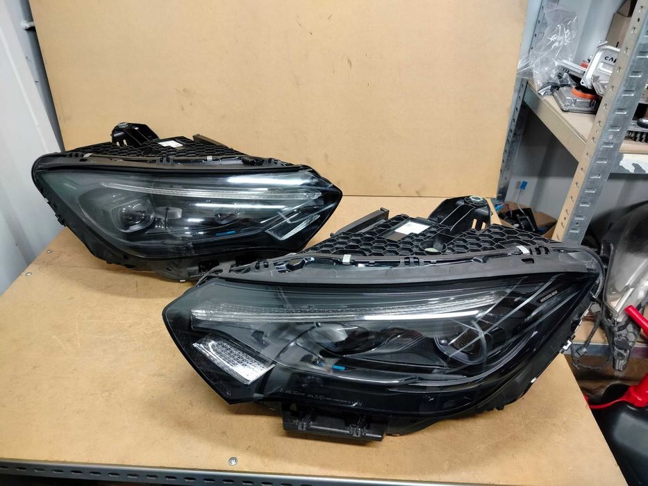 Mercedes EQS SUV седан  Фары фонари  Європа USA