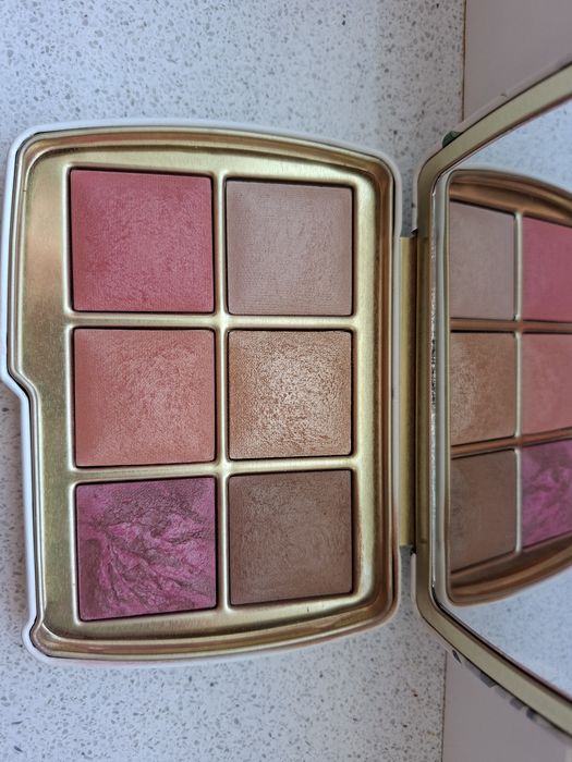 Hourglass Ambient Lighting Edit Unlocked -Swan