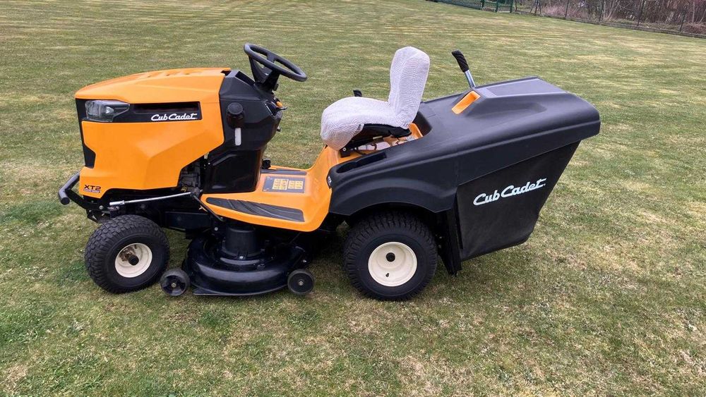 Traktorek ogrodowy Cub Cadet XT2