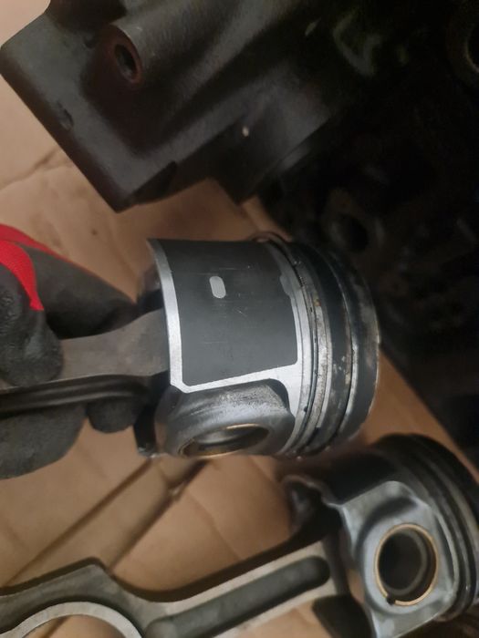 Dół silnika blok tloki ford transit 2.0 Eco blue YMR6 . 2019 rok .