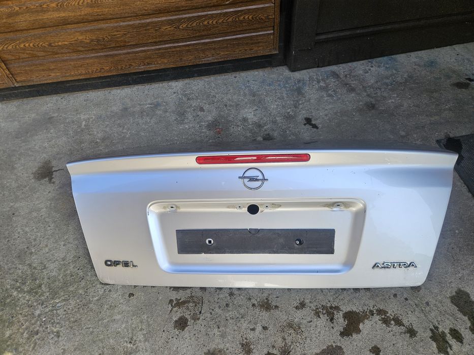Кришка багажника Ляда Кляпа Дверка багажника Опель Астра Г Ж седан