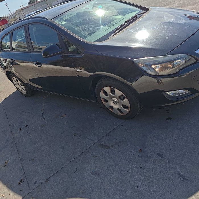 Opel Astra J Sports Tourer 1.3 CDTI – 2012 — photo 2
