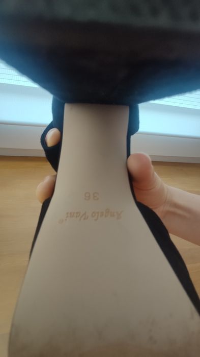 Замшеві босоніжки