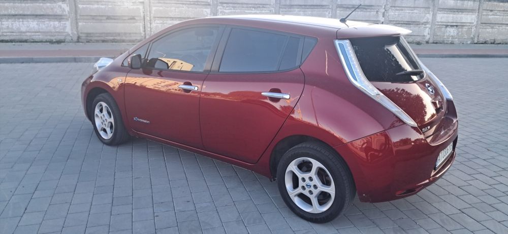 Nissan Leaf 24 kwt 2015р.
