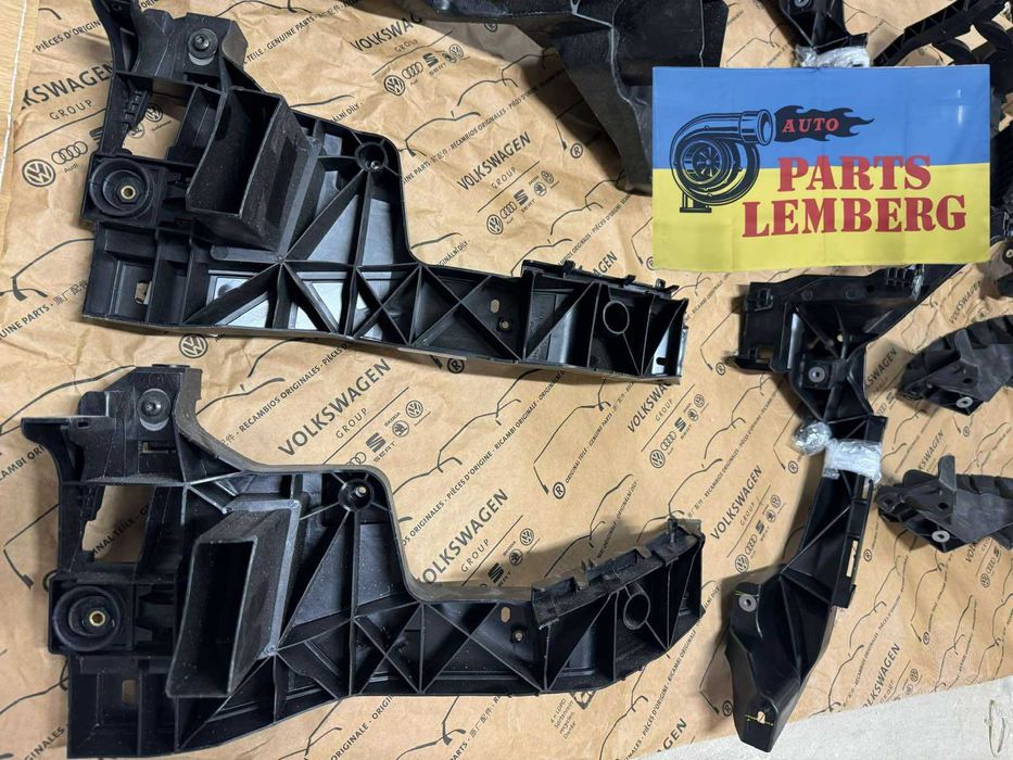 Кріплення фари обхват окуляр Audi Q3 Q5 Q7 Q8 Ауді