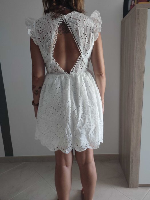 Vestido branco bordado Boho costas nuas