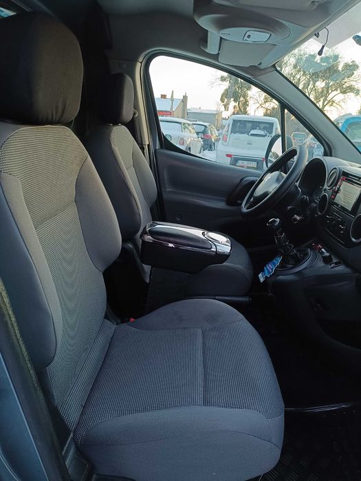 Peugeot Partner 1,6 HDI 2010 r cieżarowy opłacony hak