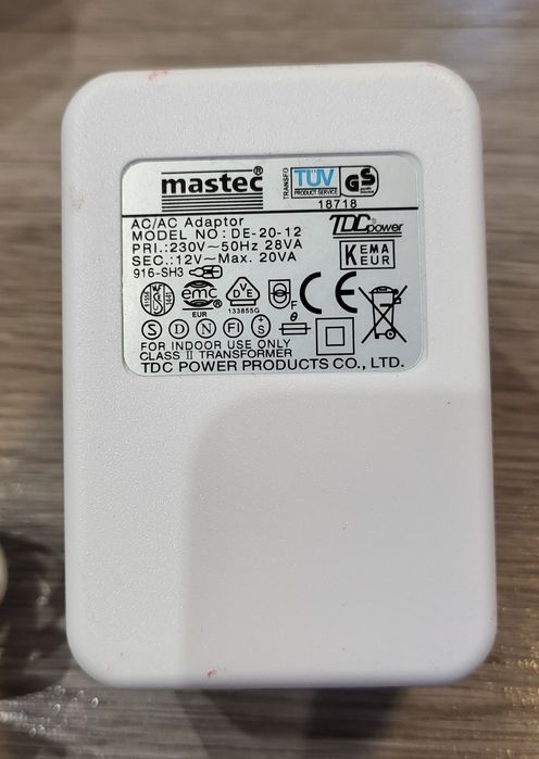 Lampka nocna drewniana dla chłopca autko samochód