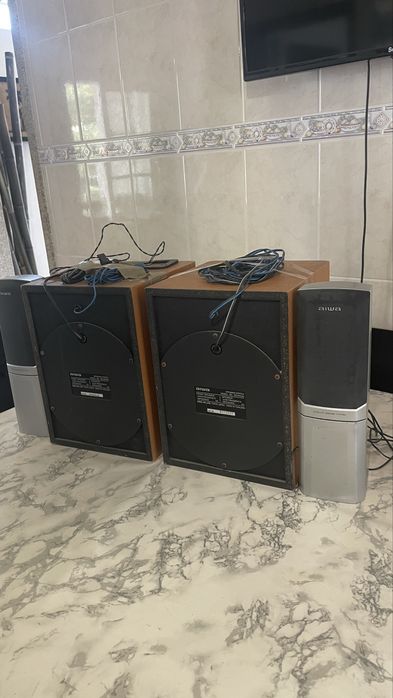 Colunas AIWA