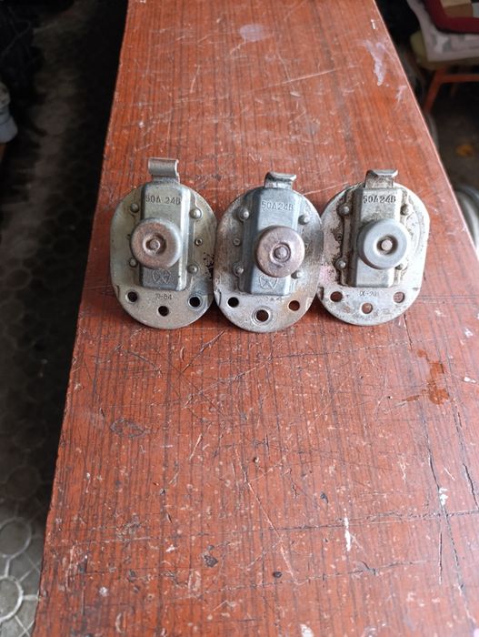 Вимикач маси механічний.