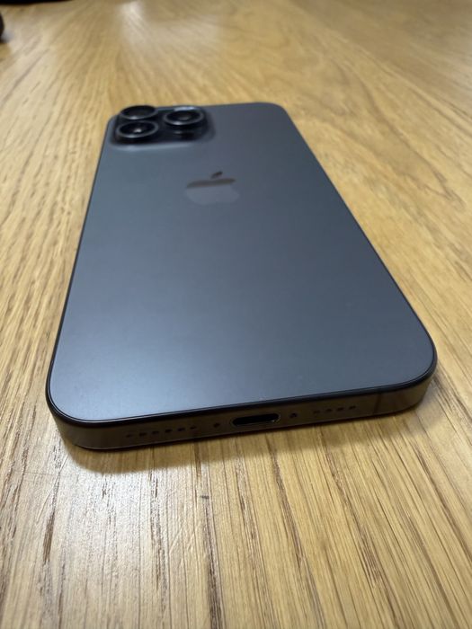 iPhone 15 Pro Max 256GB Tytan Czarny stan jak NOWY nieużywany kabel