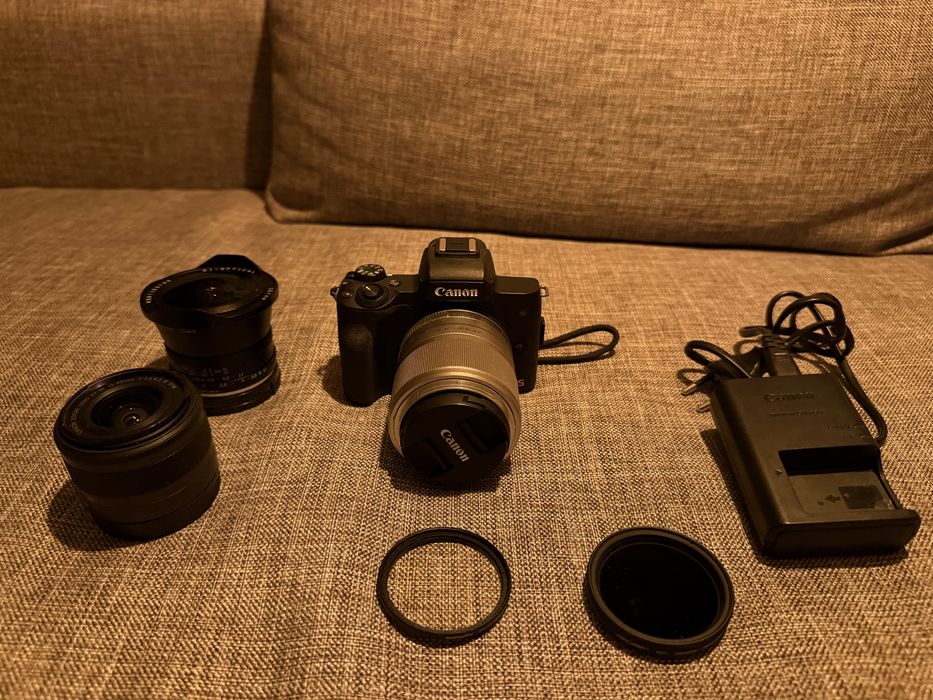 Aparat fotograficzny cyfrowy Canon m50 plus 3 obiektywy