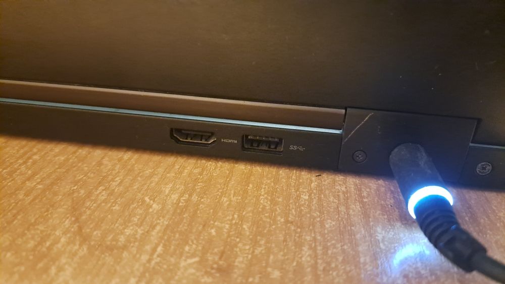 Продам ноутбук Dell Latitude 5590