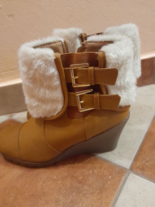 Buty na koturnie r 40