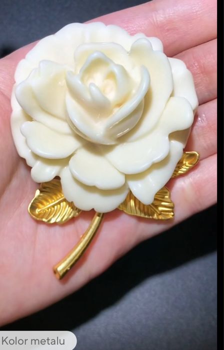 Broszka pastelowa elegancka róża