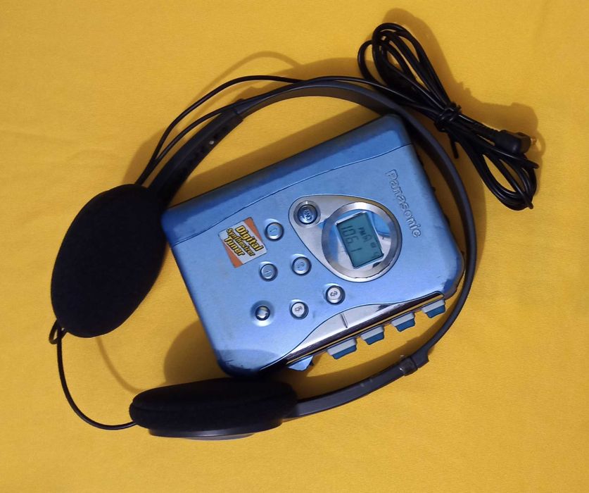 Кассетный плеер Panasonic RQ-CR18V с наушниками