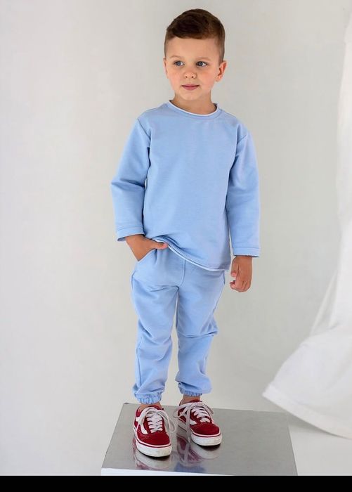 Весняний легенький костюм