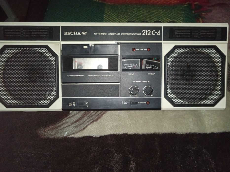 Магнитофони ВЕСНА магнитофон кассетный стереофонический 212 C-4