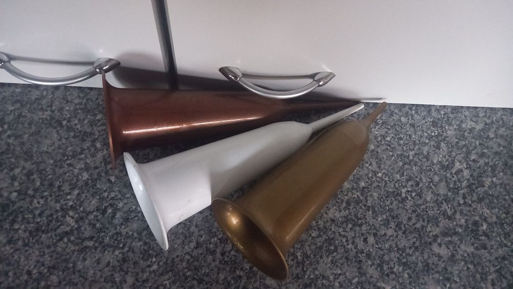 Doniczki wbijane w ziemię