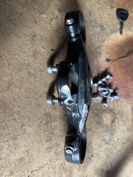 Траверса верхня Honda cbr 1000 rr 2008-2016