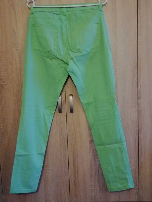 Spodnie damskie zielone r. 38 Reserved