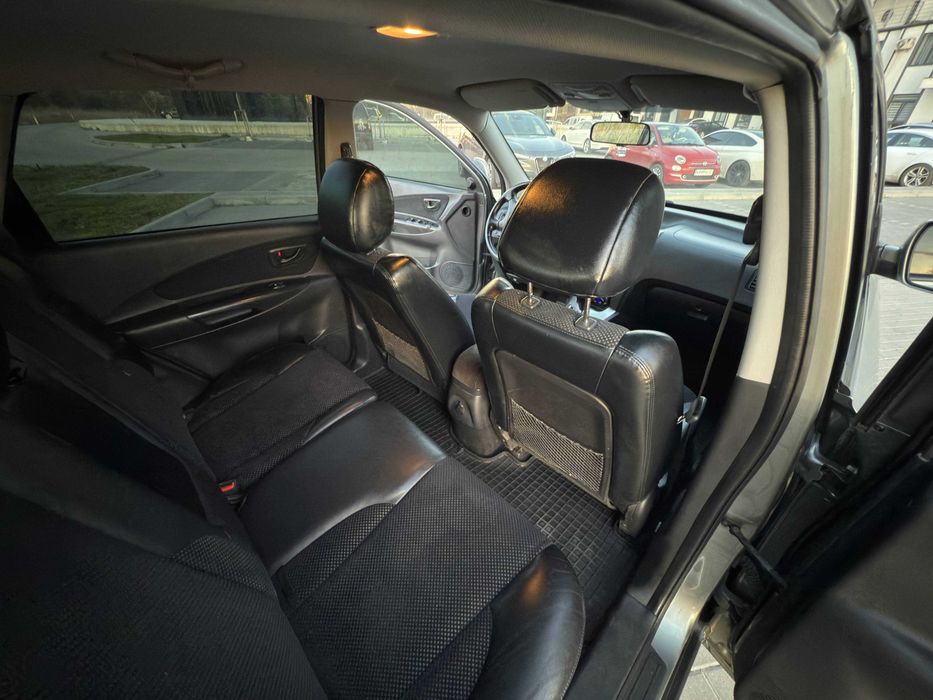 Продам хороший автомобіль Hyundai Tukson Хюндай Туксон 2012 2.0 бензин