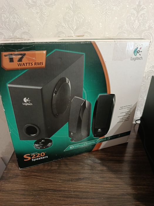 Акустическая система 2.1 Logitech.