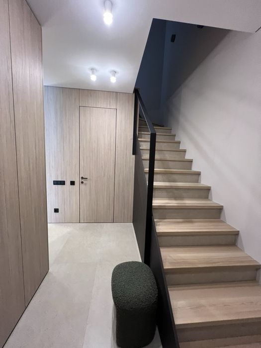 Продаж сучасного таунхаусу