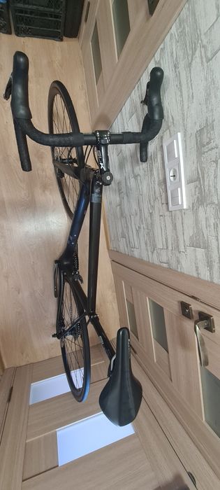 Карбоновий шосейний велосипед Cervelo R3 Disc
