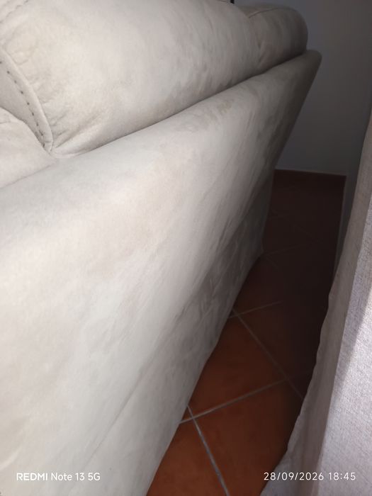 Sofá 2 lugares como novo, beje modelo faro.